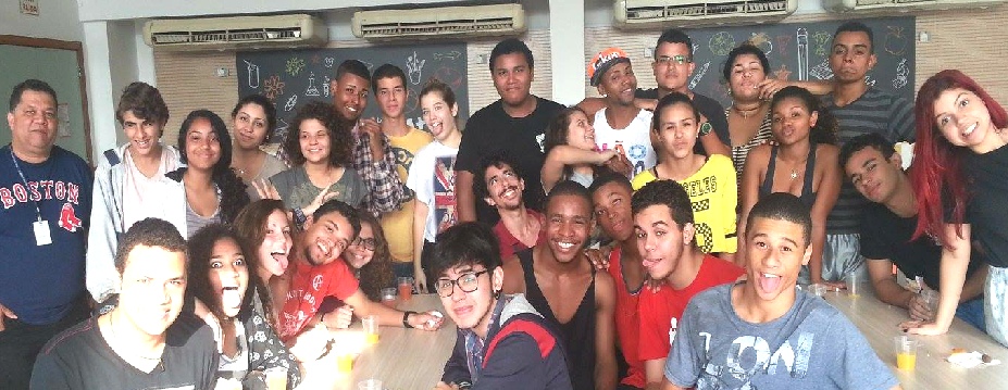 Young artists and volunteers at the British School, Barra da Tijuca.